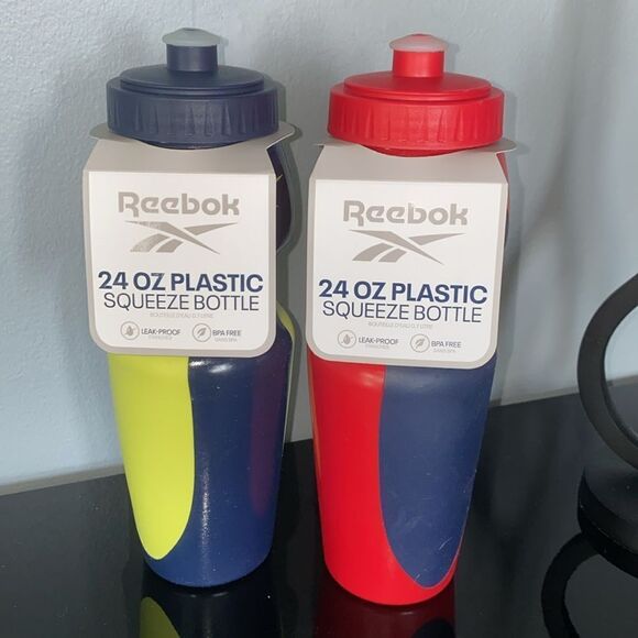 🔥2 Reebok 24 OZ PLASTIC squeeze BOTTLE New - Picture 2 of 4